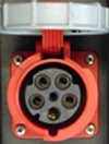 Polzahl: 5 (3L, N, PE)  Nennspannung /- strom: 400V / 63A vorgesehene Absicherung: 63 Ampère   Aufschrift auf dem Deckel:63A-6h - - - Bemerkungen:normalerweise roter Kunststoff